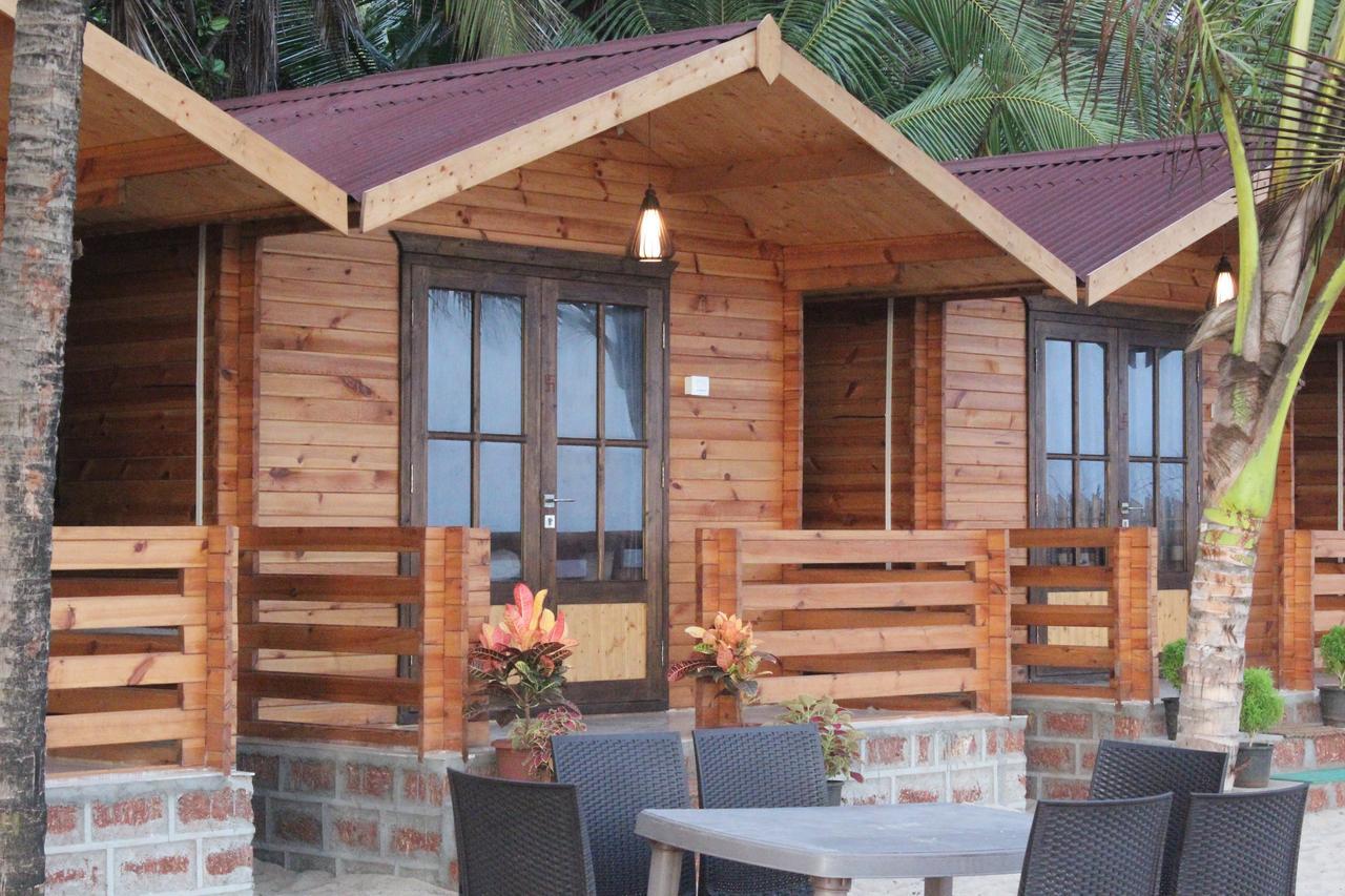 Coastal Galaxy Wooden Homes Devbag Chaoka Exterior photo
